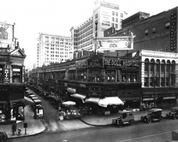 Broadway & 5th St. 1923